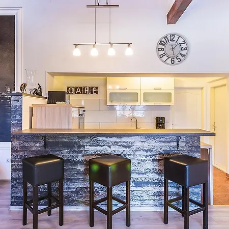 Zara Apartment *