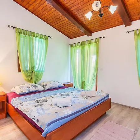 Zara Apartment