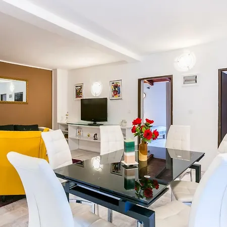 Apartment Zara Ližnjan